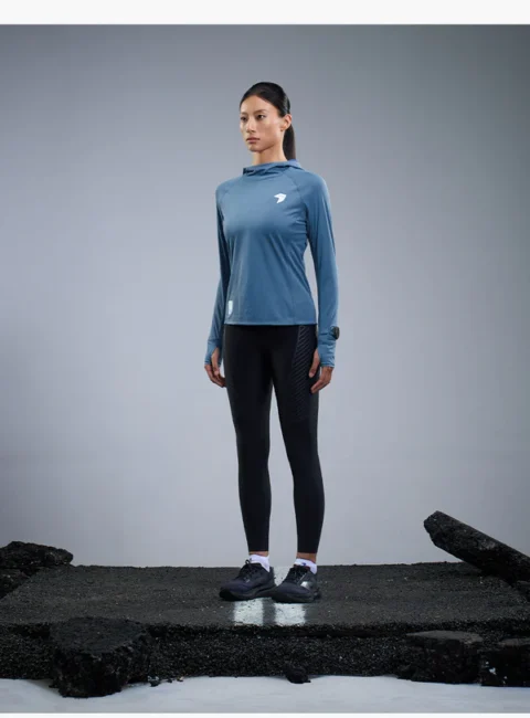 camiseta térmica con capucha para running mujer